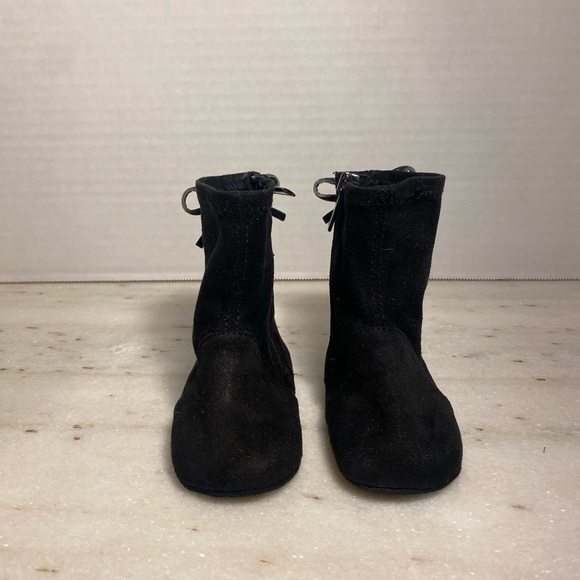 Stuart Weitzman Baby Booties size 2 - Picture 2 of 7